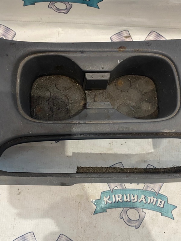 Бардачок между сиденьями Nissan Sunny 1999 GF-FB15