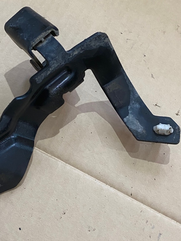 Кронштейн впускного коллектора Mitsubishi ASX GA3W