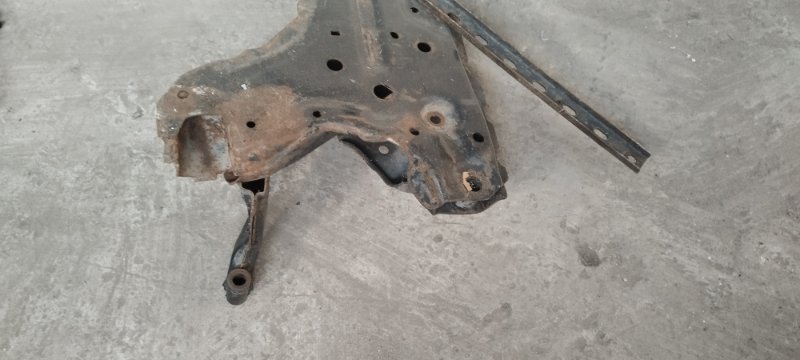 Балка подвески Ford Fiesta mk6