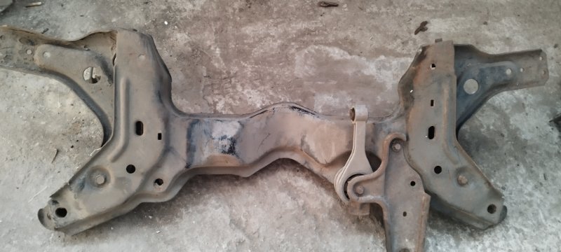 Балка подвески Ford Courier