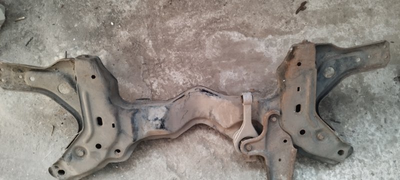 Балка подвески Ford Courier