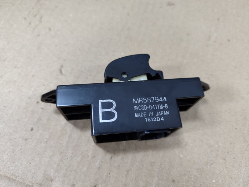 Кнопка стеклоподъемника Mitsubishi ASX GA3W