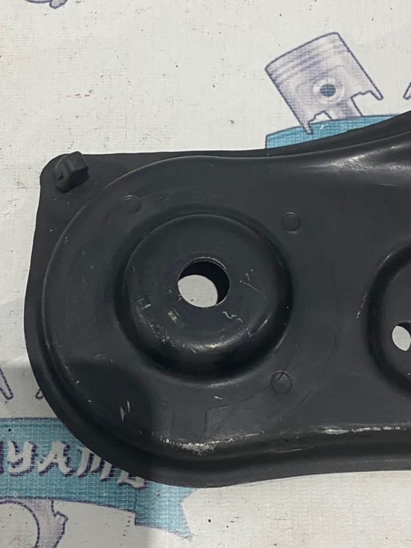 Крепление подрамника Toyota camry 2011 AVV50