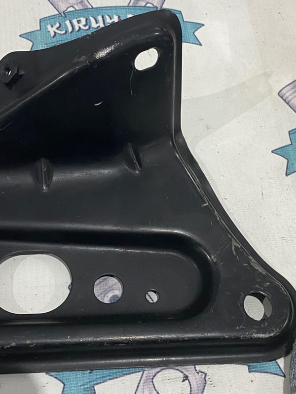 Крепление подрамника Toyota camry 2011 AVV50