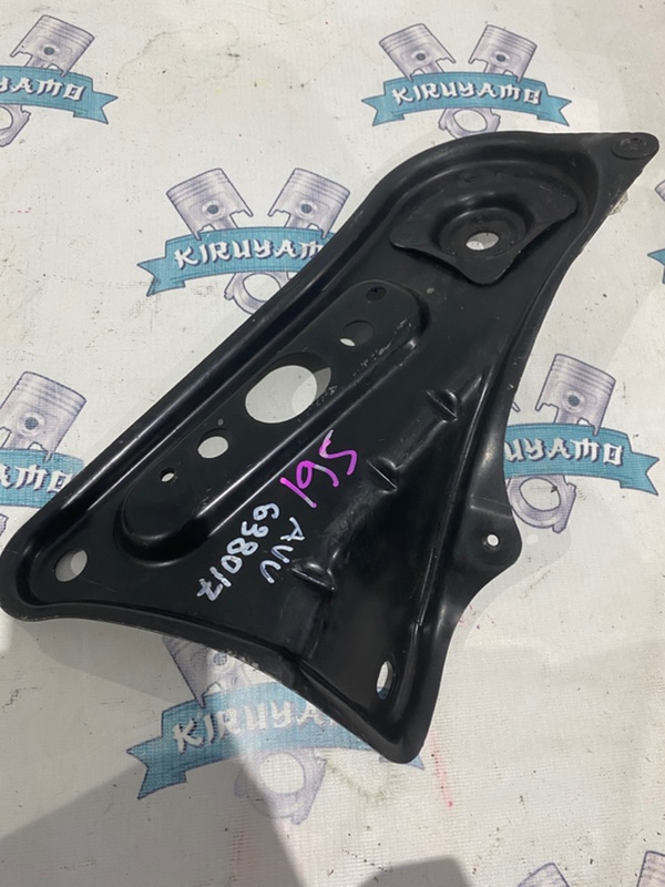 Крепление подрамника Toyota camry 2012 AVV50