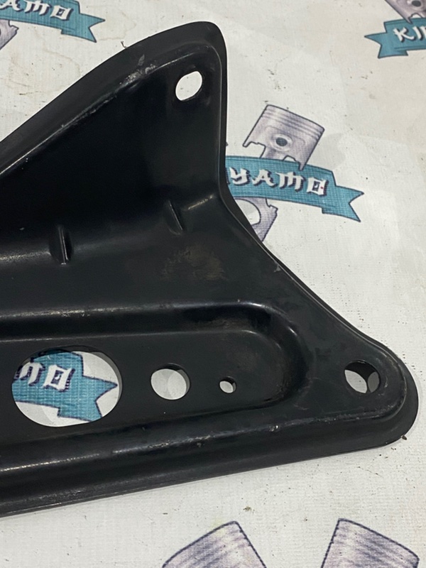 Крепление подрамника Toyota Camry 2008 ACV 40