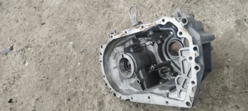 Корпус МКПП Nissan Qashqai