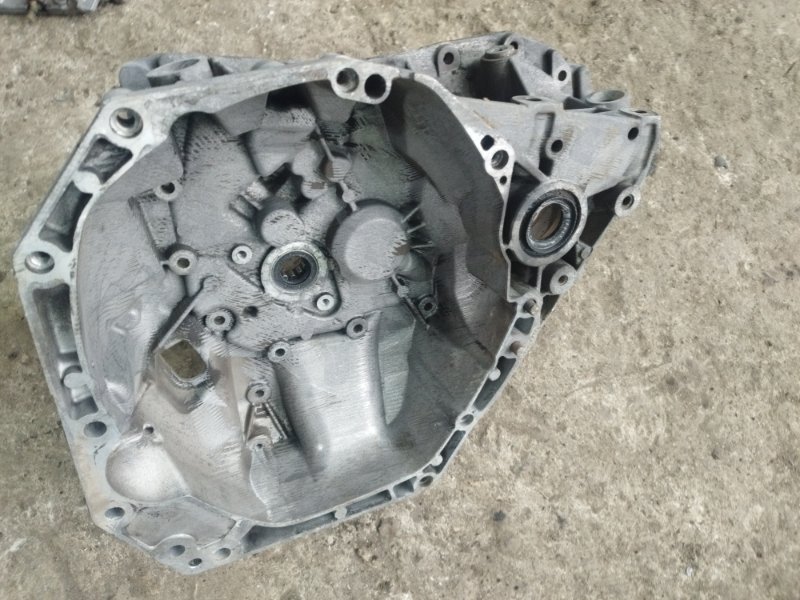 Корпус МКПП Nissan Qashqai