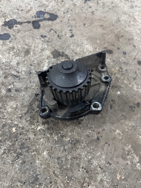 Помпа Rover 200 1999 хэтчбек