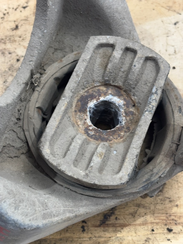 Подушка МКПП Fiat Punto 2000 188