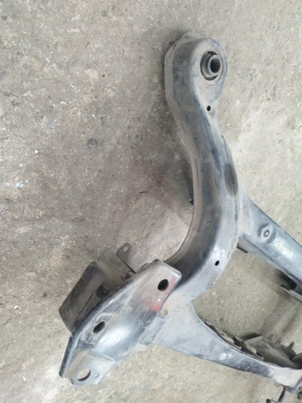 Балка подвески Toyota Harrier 2006 2