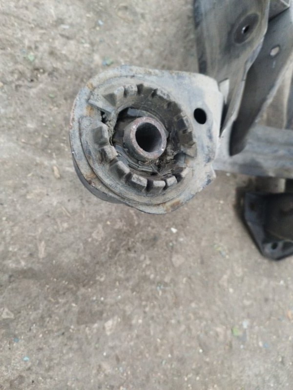 Балка подвески Toyota Harrier 2006 2