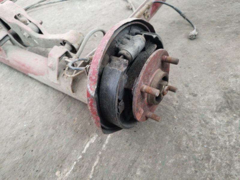 Балка подвески Nissan Bluebird 1998 U14