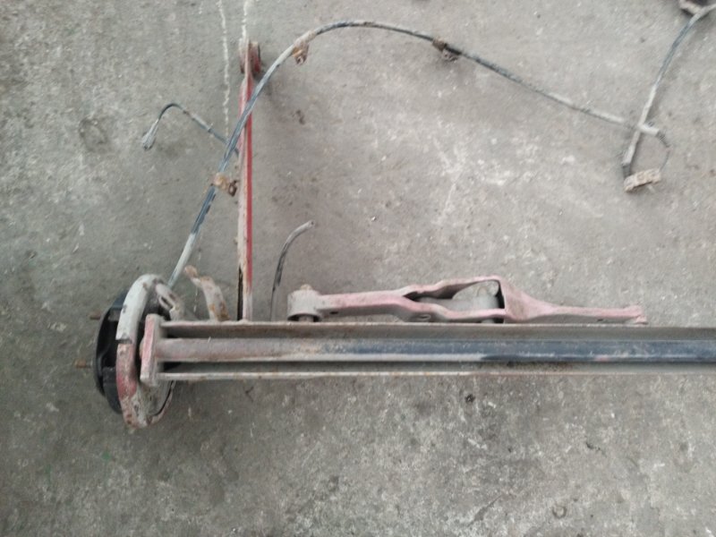 Балка подвески Nissan Bluebird 1998 U14