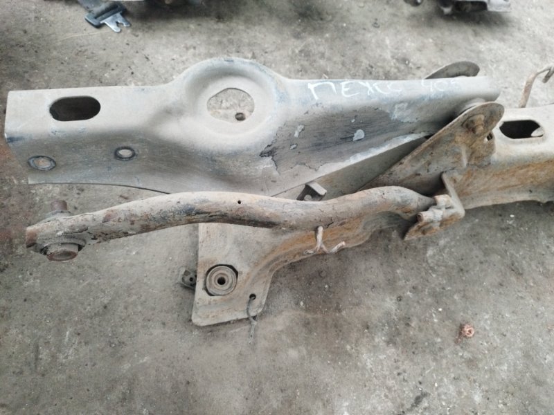Балка подвески Peugeot 406