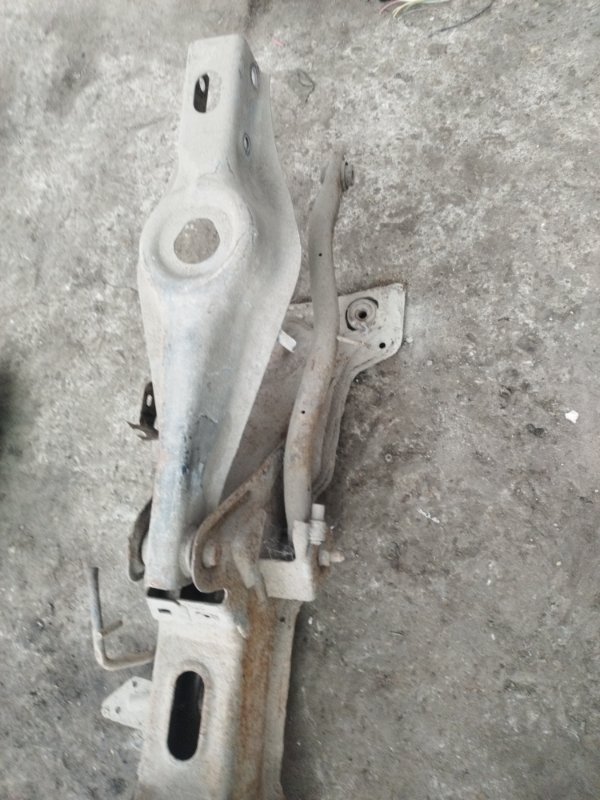 Балка подвески Peugeot 406