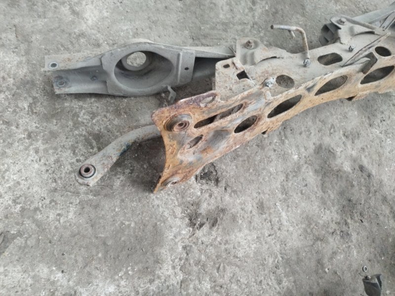 Балка подвески Peugeot 406