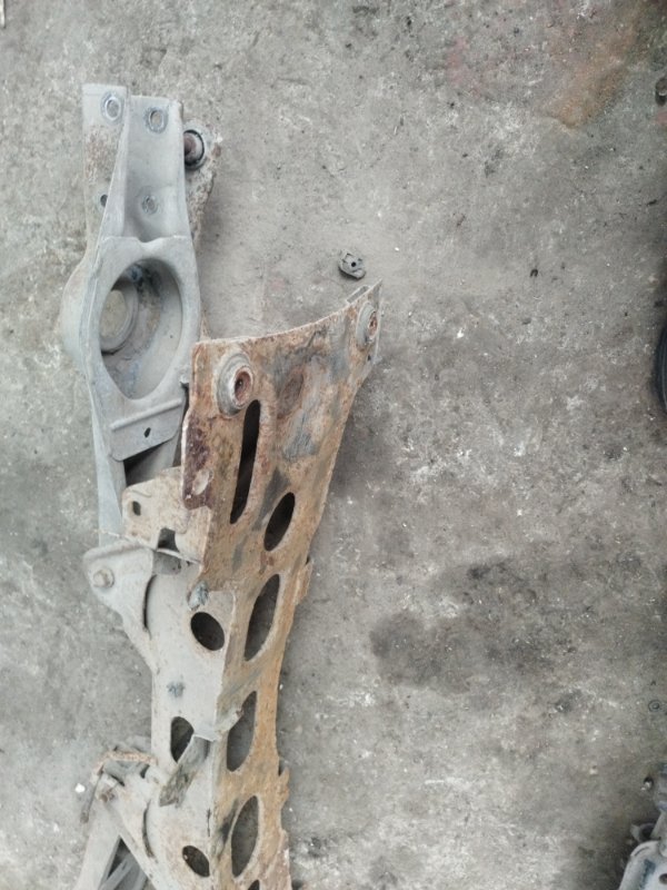 Балка подвески Peugeot 406