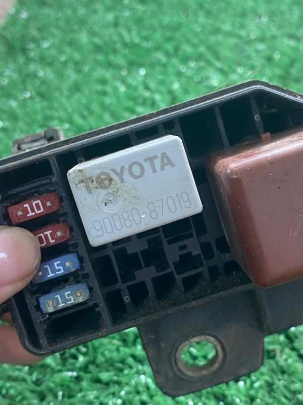 Реле Toyota Avensis T25