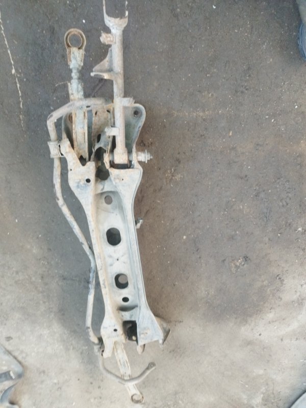 Балка подвески Mitsubishi Galant 2001 8