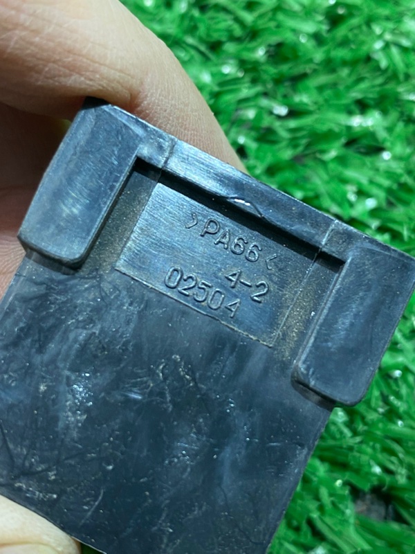 Фишка разъем газ 31105 2006 105