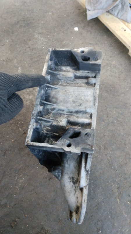 Поддон двигателя Isuzu Trooper 1998