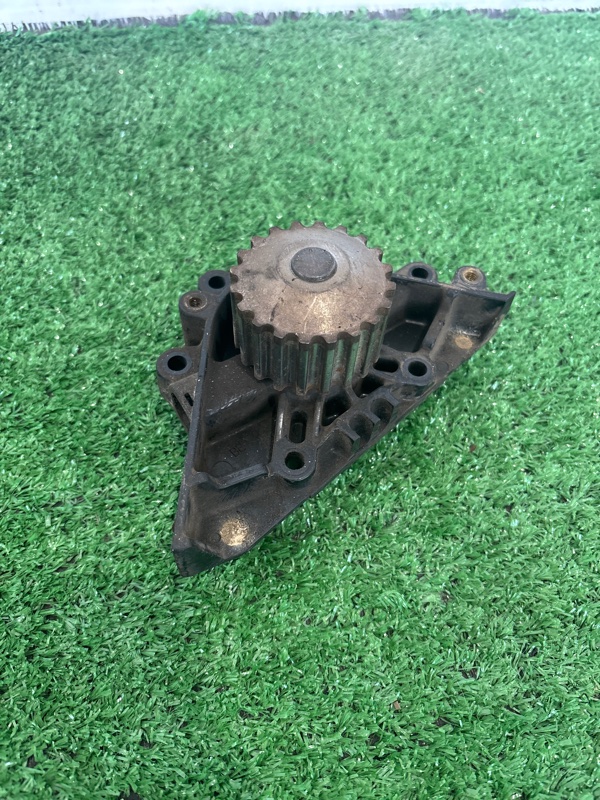 Помпа Peugeot 406 1999 8B