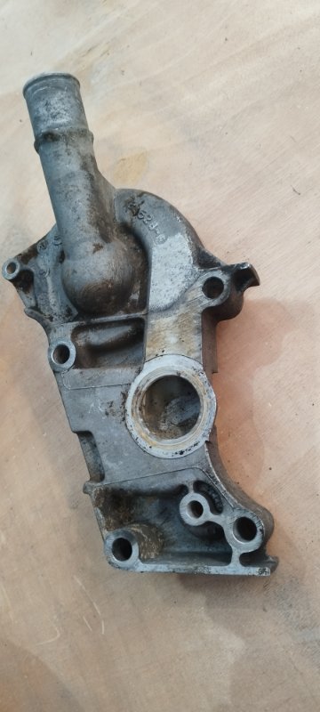 Корпус помпы Ford FOCUS 2003 седан