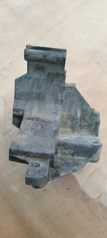 Кронштейн двигателя Ford Focus 1 1