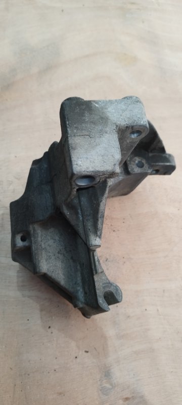 Кронштейн двигателя Ford Focus 1 1