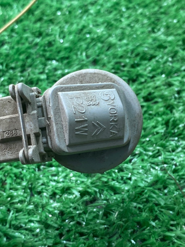 Патрон лампы Peugeot 406