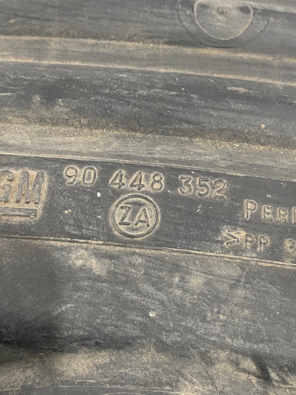 Корпус воздушного фильтра Opel Omega B