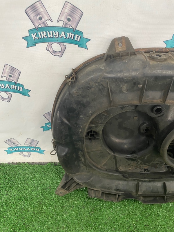 Корпус воздушного фильтра Mercedes-Benz 190 1989 w201