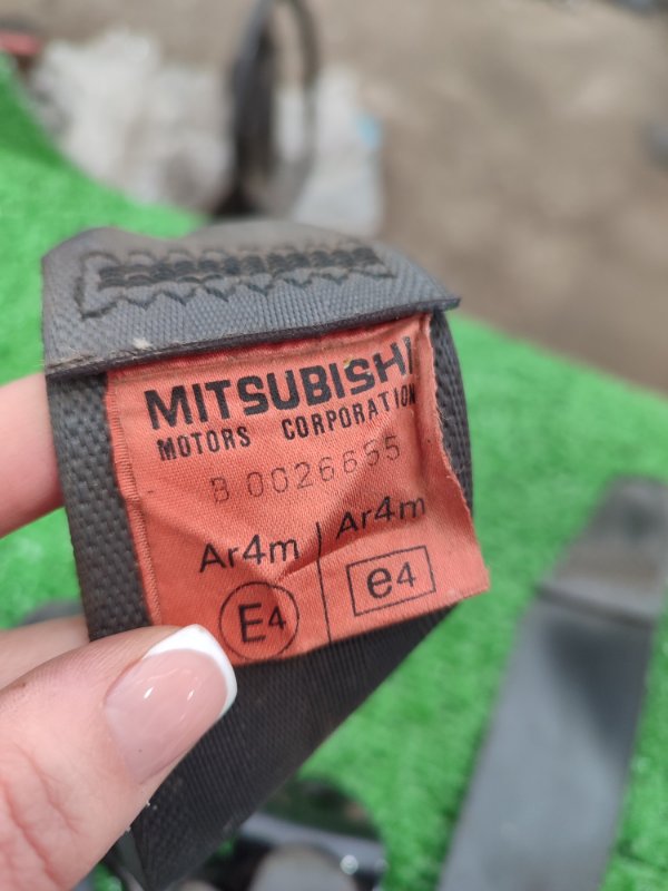 Ремень безопасности Mitsubishi Galant