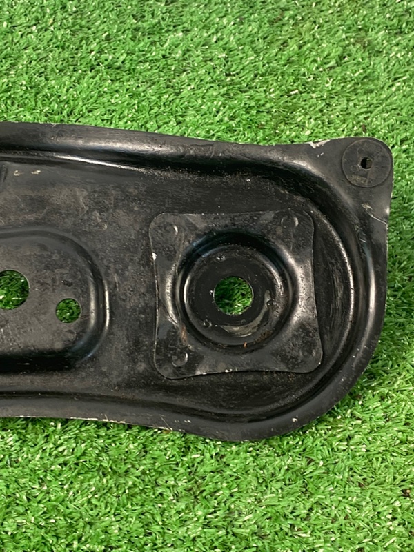 Крепление подрамника Toyota Camry 2008 ACV 40