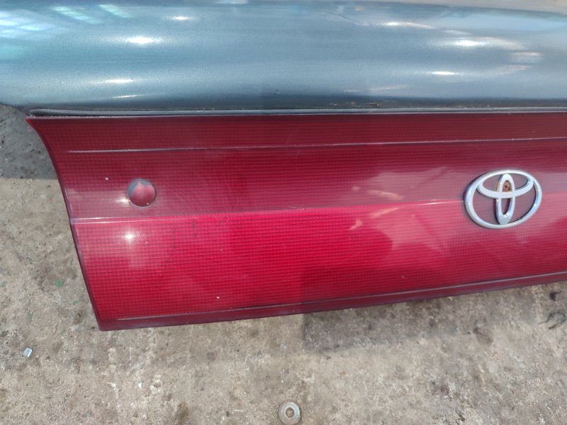 Крышка багажника Toyota carina 1993 ST190