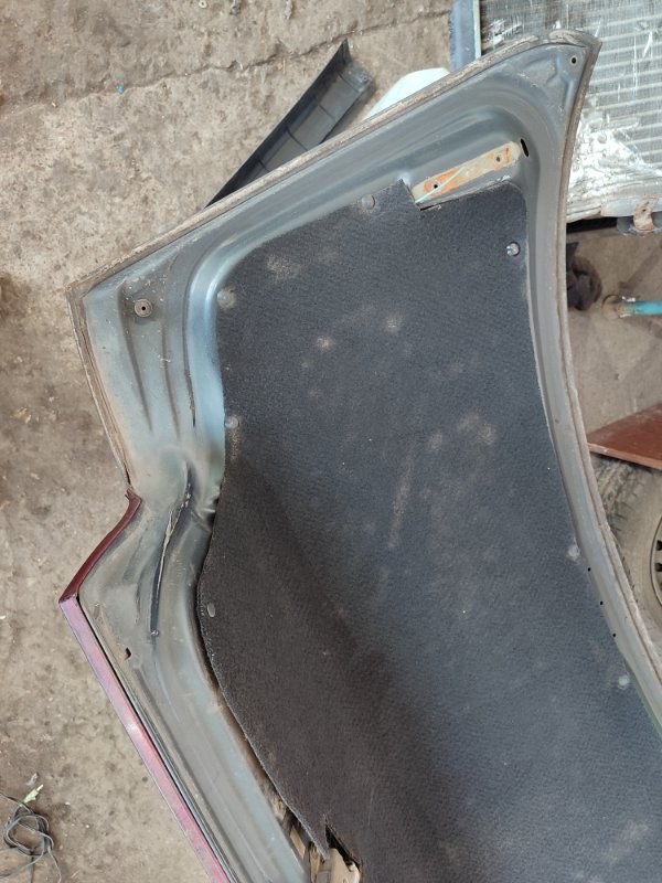 Крышка багажника Toyota carina 1993 ST190