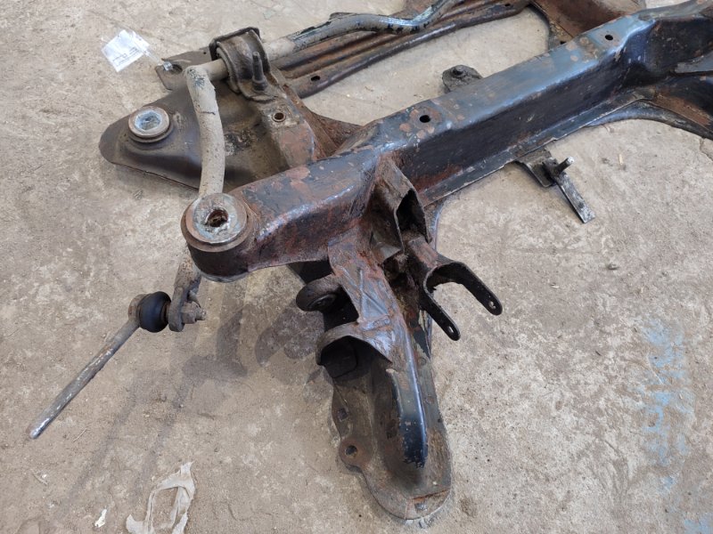 Балка подвески Peugeot 406