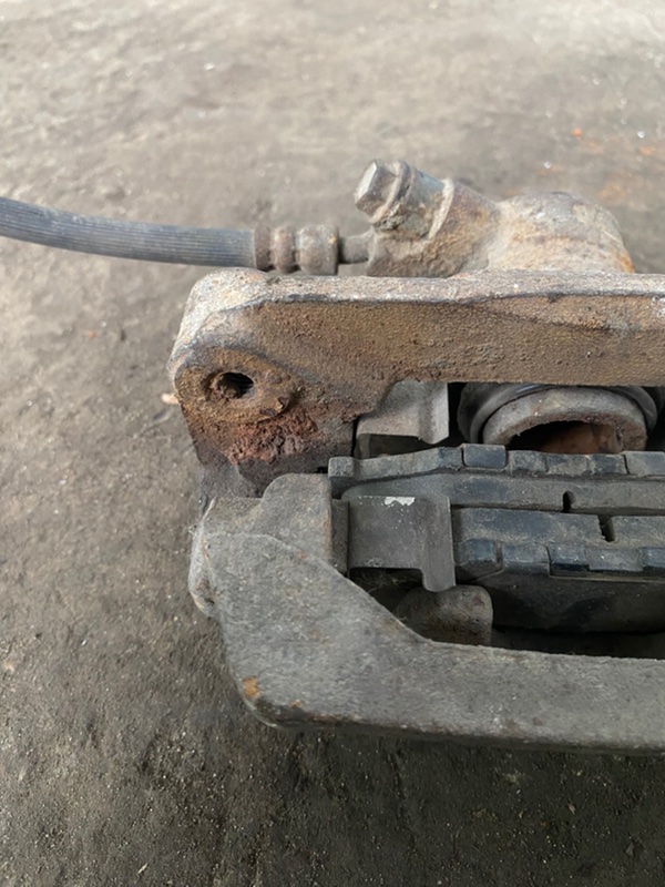 Суппорт тормозной Subaru Impreza