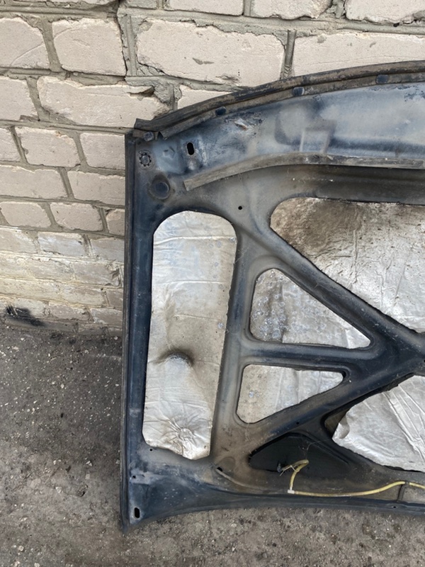 Капот Toyota carina 1993 ST190