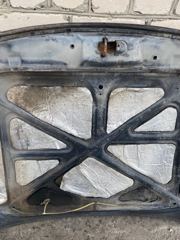 Капот Toyota carina 1993 ST190