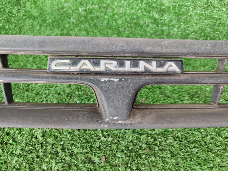 Решетка радиатора Toyota carina 1993 ST190