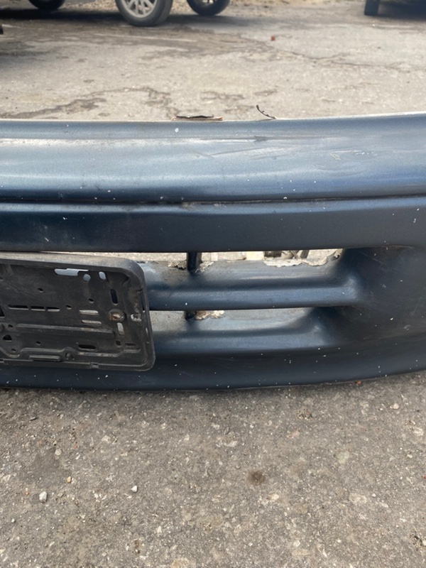 Бампер Toyota carina 1993 ST190