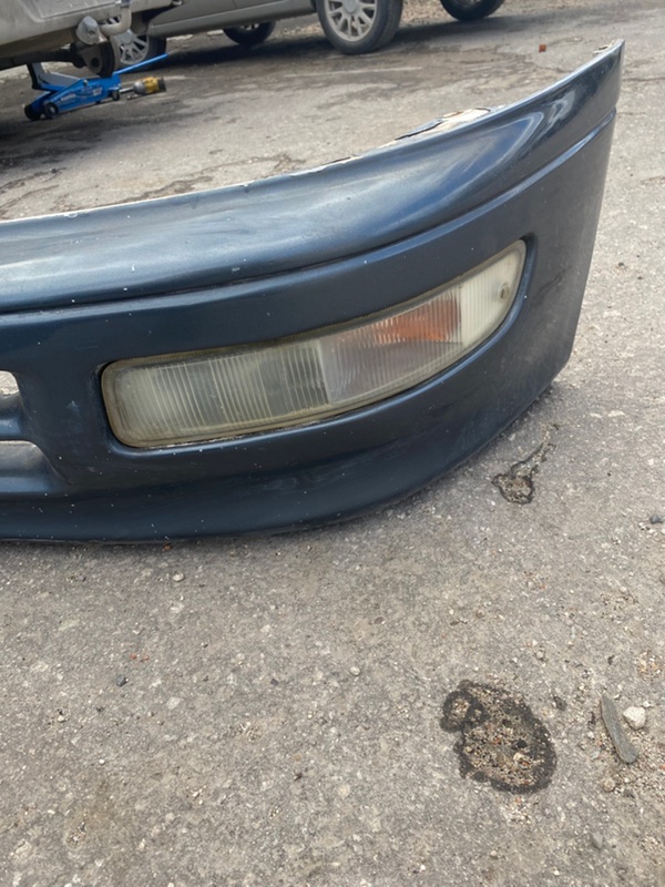 Бампер Toyota carina 1993 ST190
