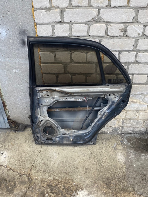 Дверь боковая Toyota carina 1993 ST190