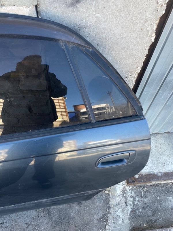 Дверь боковая Toyota carina 1993 ST190