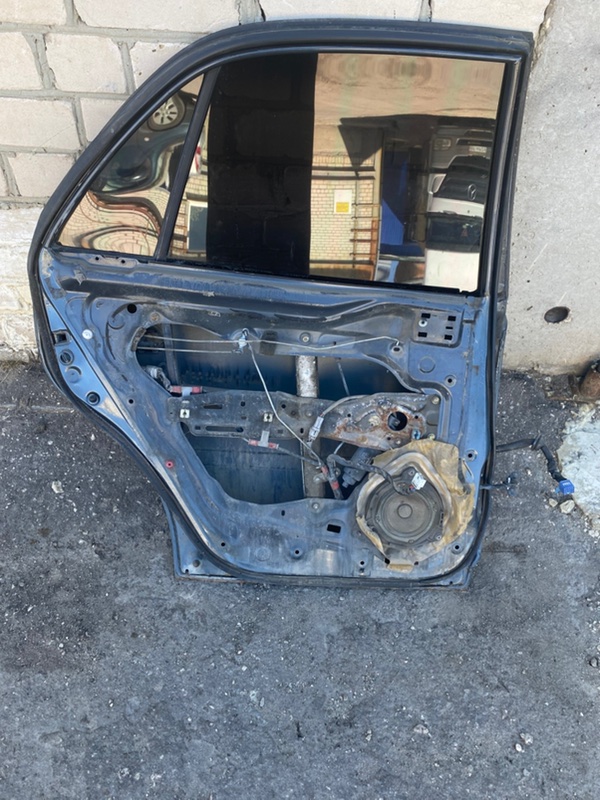 Дверь боковая Toyota carina 1993 ST190