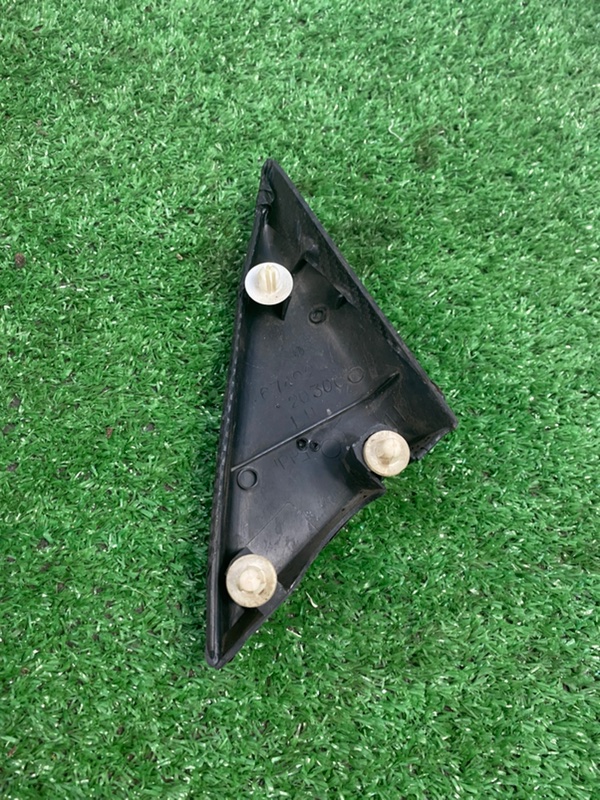 Накладка на зеркало Toyota carina 1993 ST190