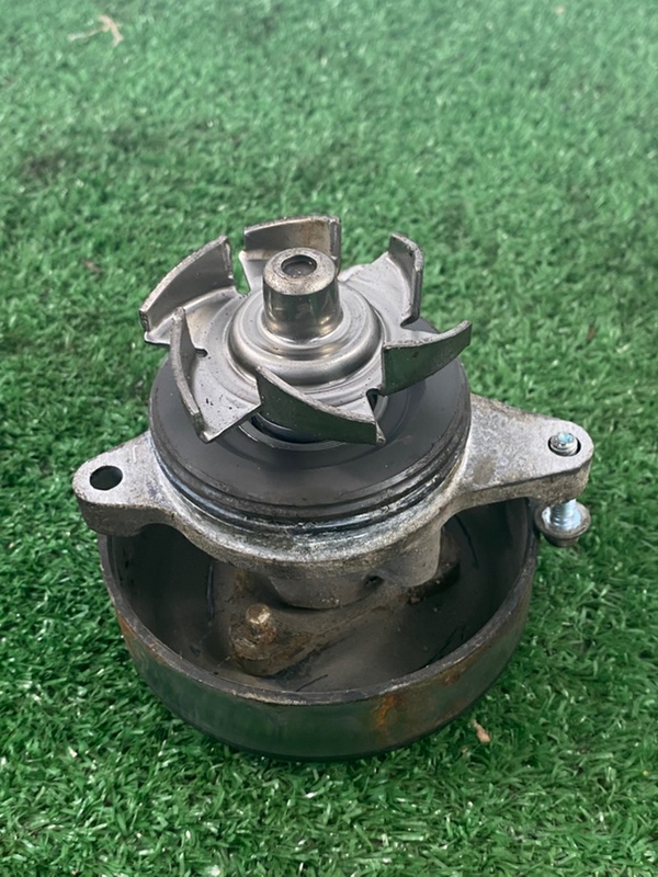 Помпа Mazda 3 BK