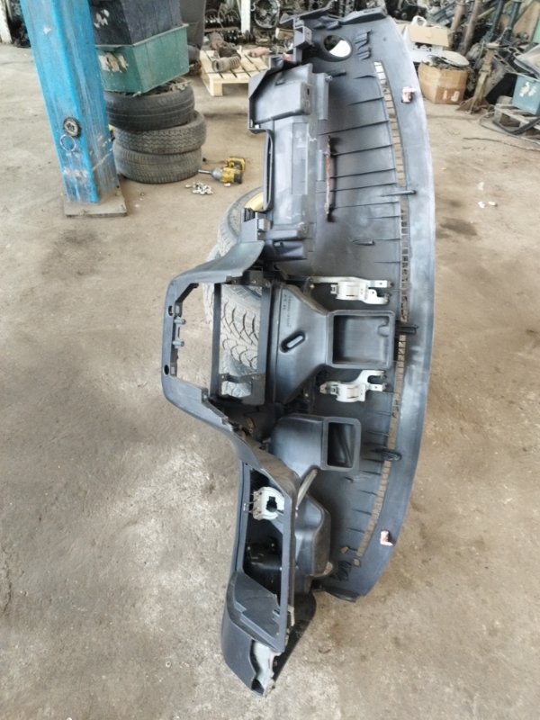 Торпедо Toyota carina 1993 ST190